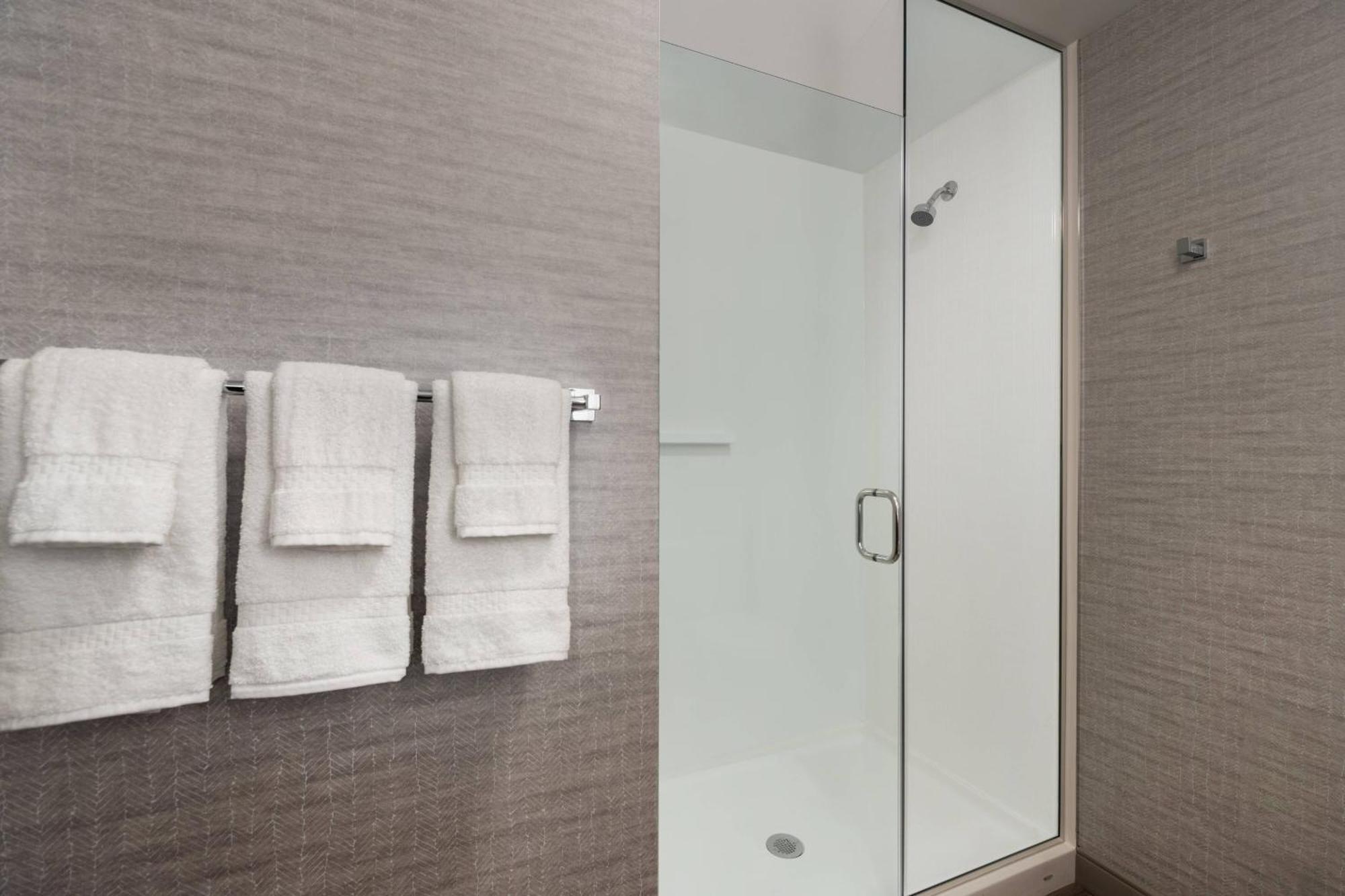 Fairfield Inn & Suites By Marriott Boston Уолтем Экстерьер фото